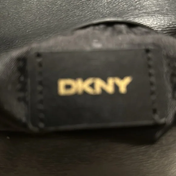 DKNY MINI BAG. - Picture 5 of 7